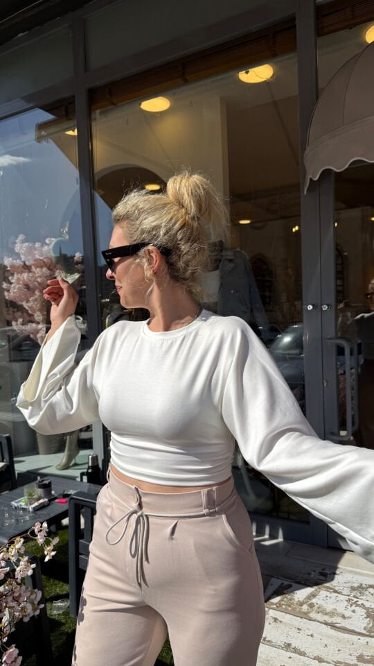 Bol Kol Detay Yan Drapeli Crop Bluz