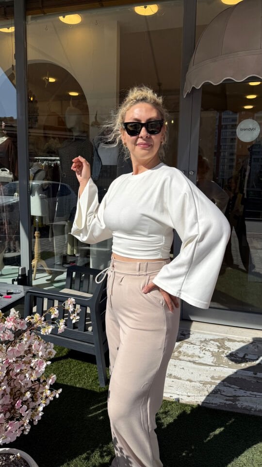 Bol Kol Detay Yan Drapeli Crop Bluz