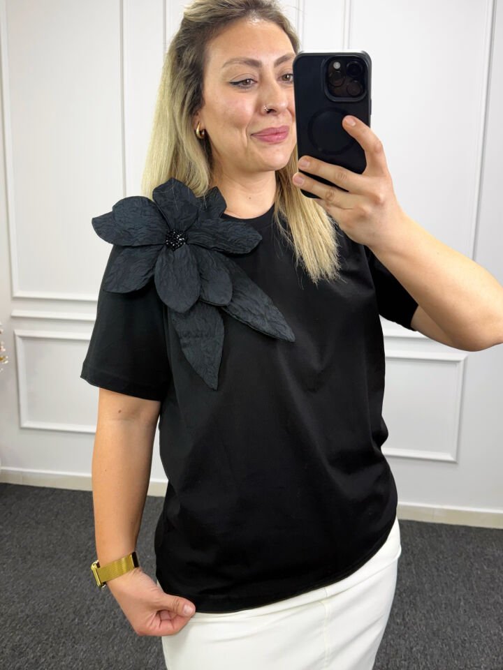 İpkyl Çiçek Detay Tshirt