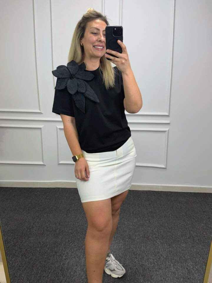 İpkyl Çiçek Detay Tshirt
