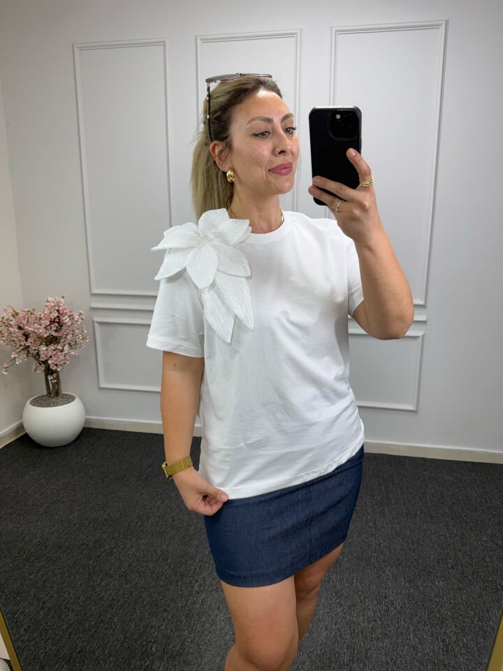 İpkyl Çiçek Detay Tshirt