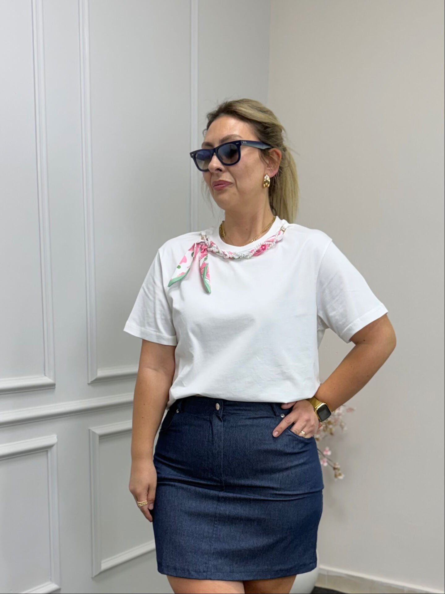 Orj Marka Fular&İnci Detay Tshirt