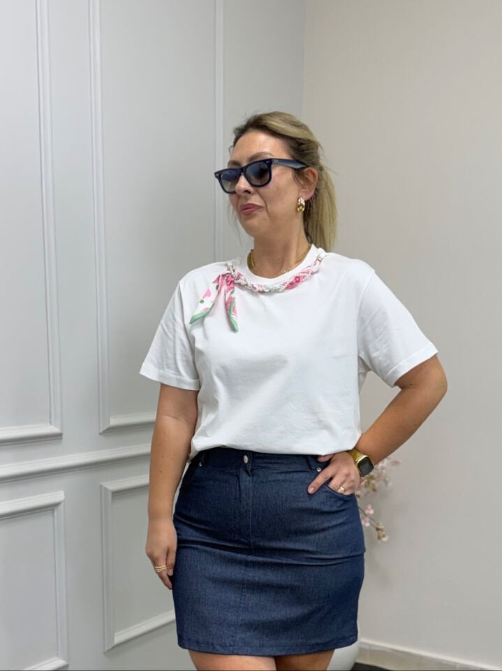 Orj Marka Fular&İnci Detay Tshirt