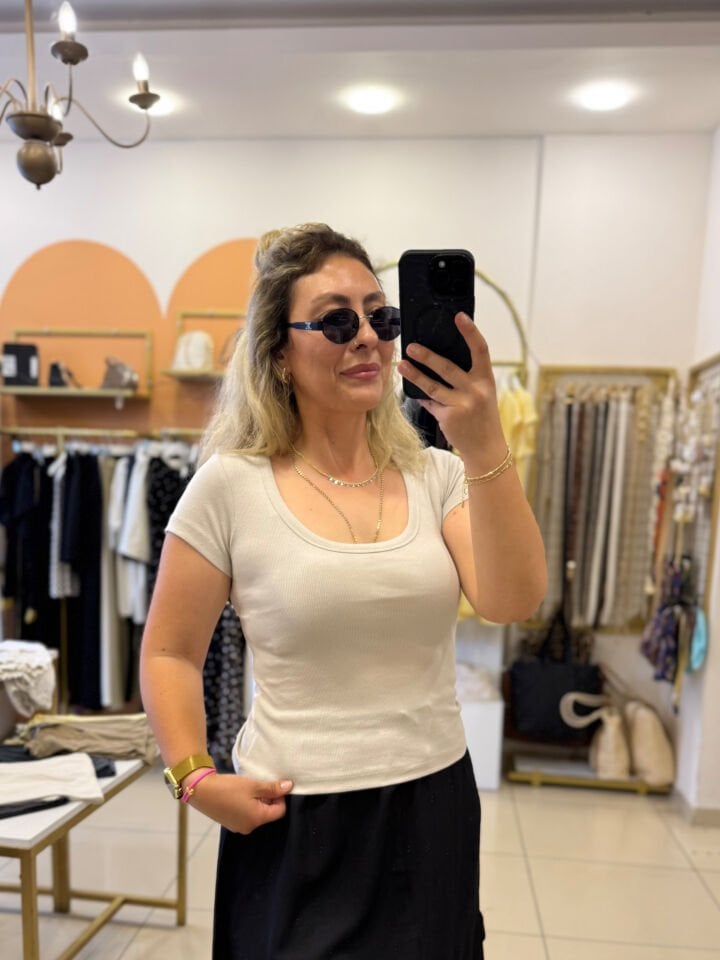 U Yaka Kısa Kollu Body