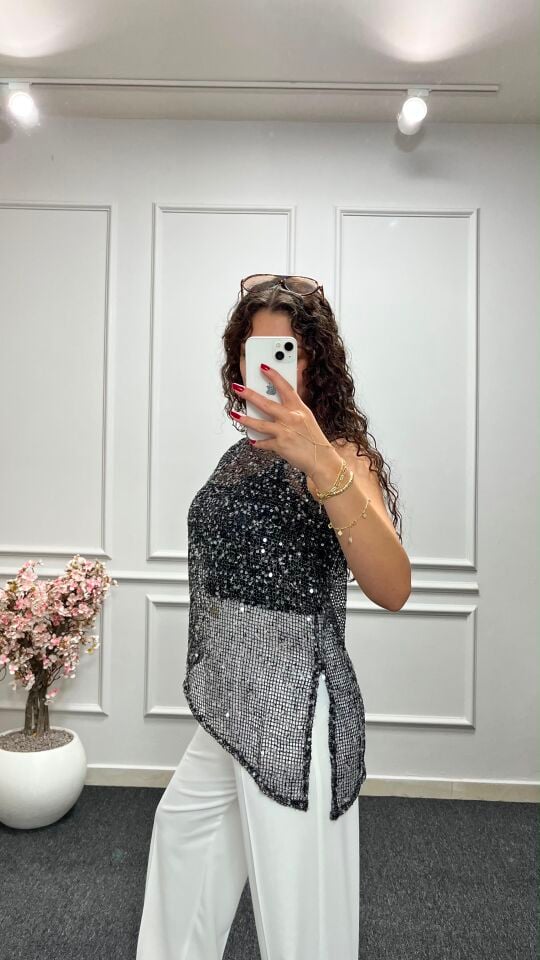 Pullu Asimetrik Bel Kolsuz İçi Astar Bluz