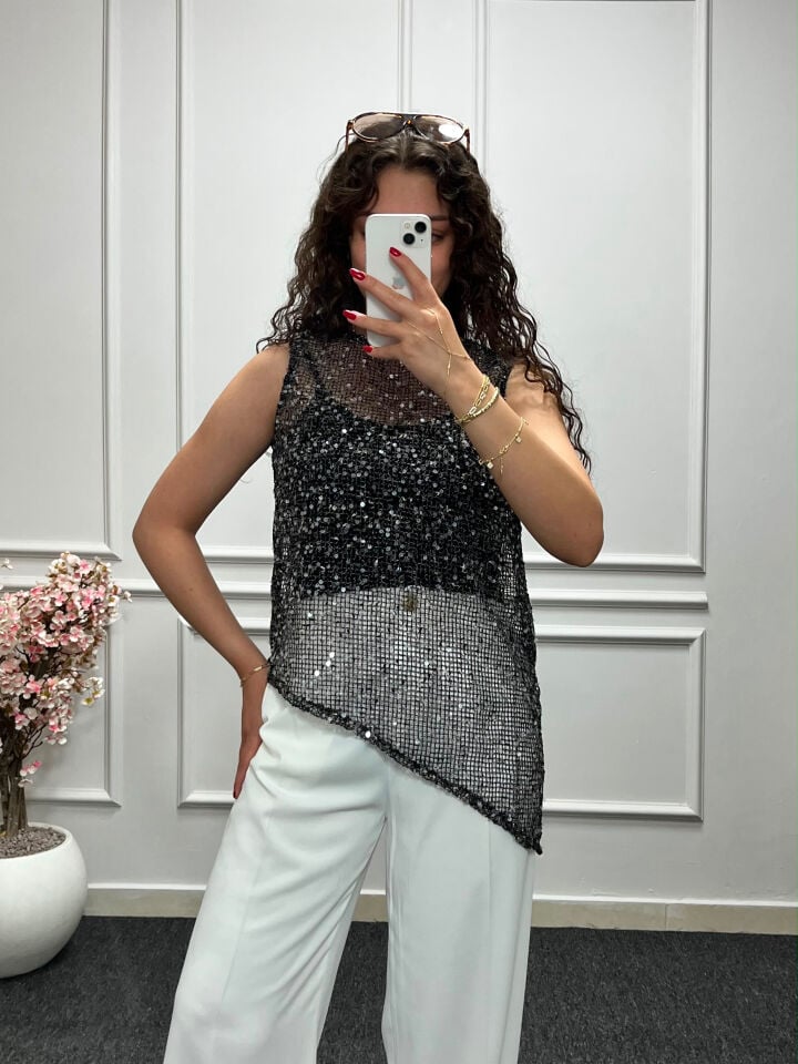 Pullu Asimetrik Bel Kolsuz İçi Astar Bluz