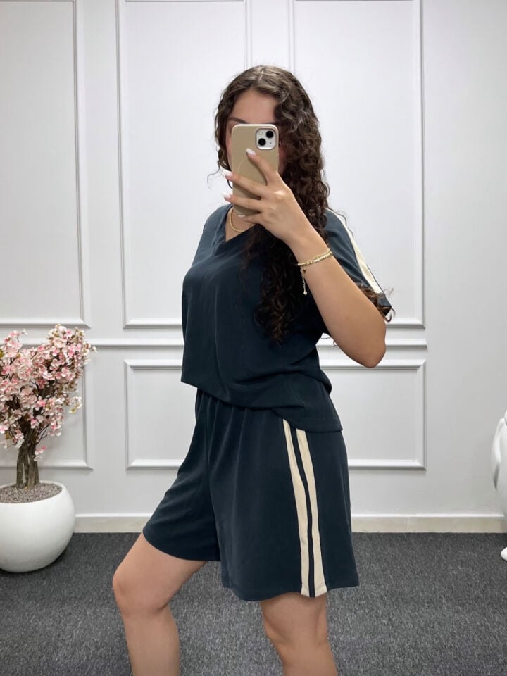 Oysh Şeritli Koşa Kollu Tshirt & Şort Takım