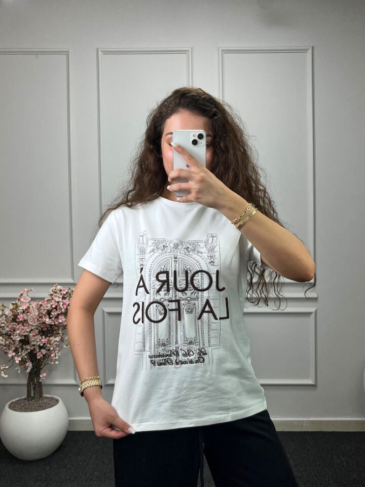 Quzu Louvre Vintage T-Shirt