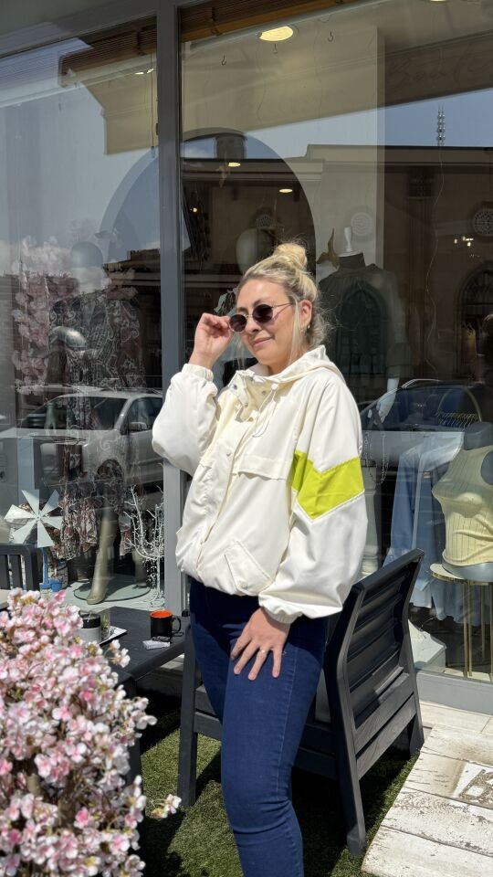 Neon Detaylı Oversize Yağmurluk - Ekru