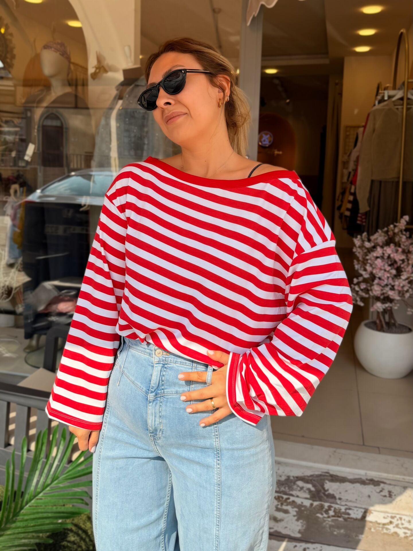 Kırmızı Çizgili Kayık Yaka İnce Sweat