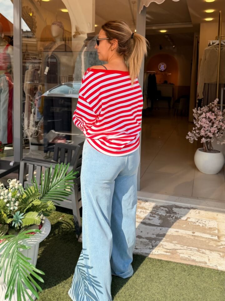 Kırmızı Çizgili Kayık Yaka İnce Sweat
