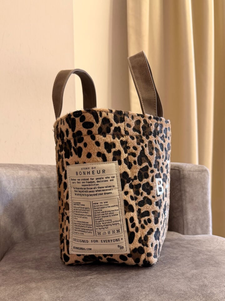 Leopar Detay Çanta