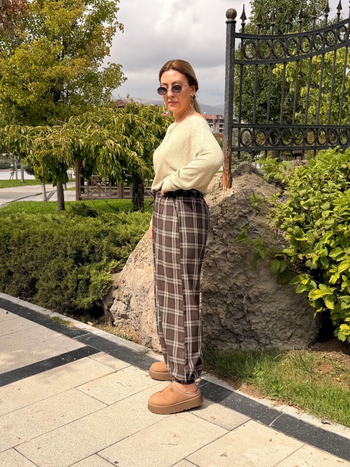 Ekose Desen Şalvar Kesim Paça Düğme Detay Pantolon
