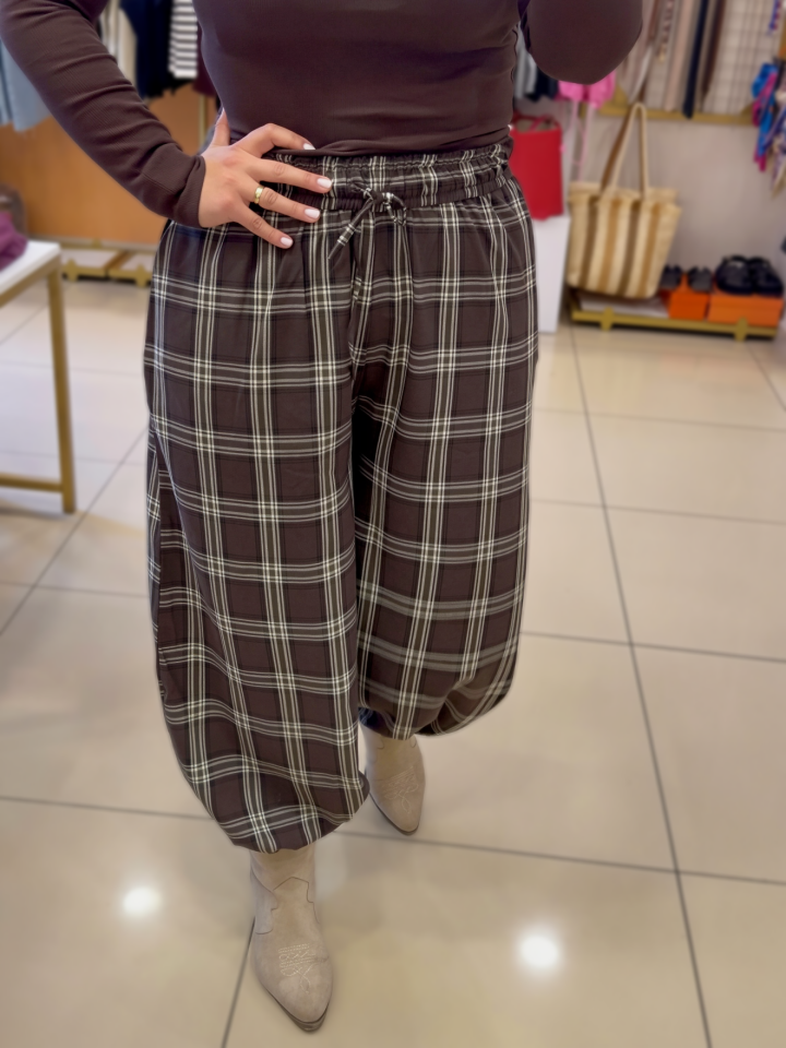Ekose Desen Şalvar Kesim Paça Düğme Detay Pantolon